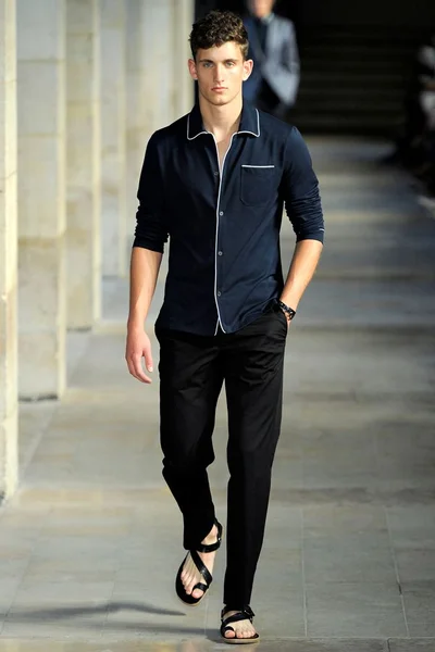 Look 37